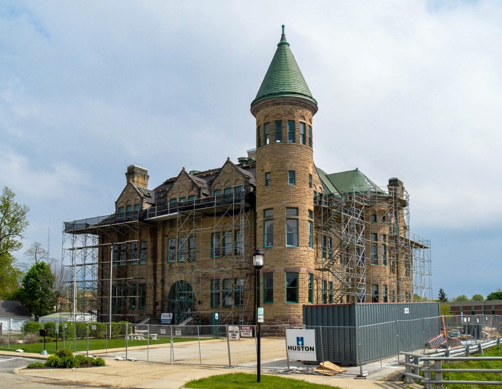 Old Stoney - photo by Jerry Leonard of Classic Frankfort