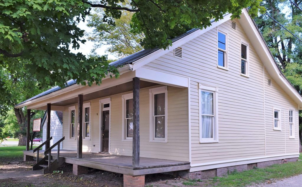 Hilt House, Vincennes