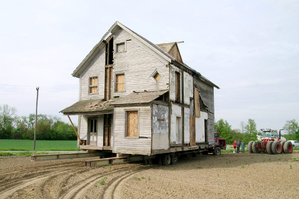 Wyneken House moving