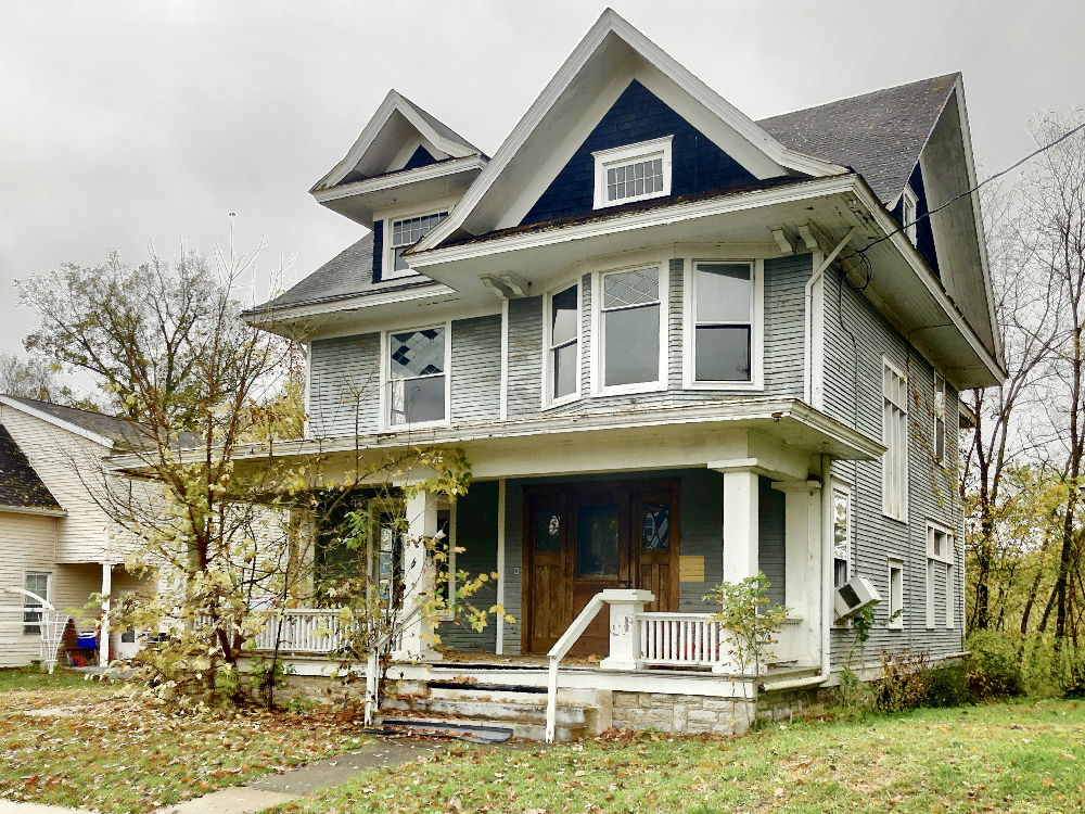 207 Hanover Ave House Aurora