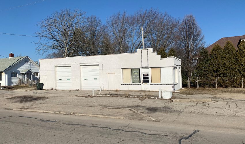 Former marathon station at 203 W Broadway, Fortville - Photo credit Shawn Miller