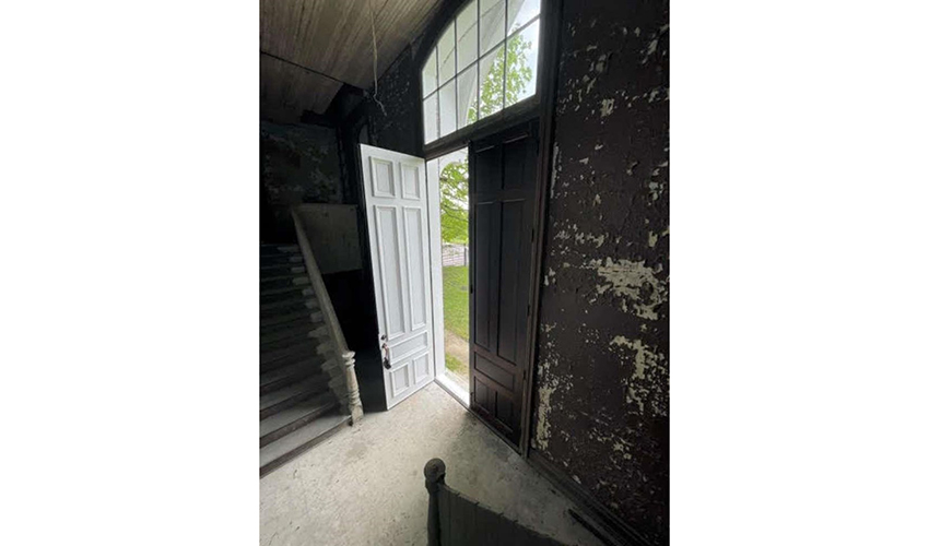 10th-Street-Meeting-House-entry