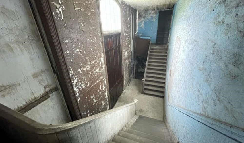 10th-Street-Meeting-House-stair